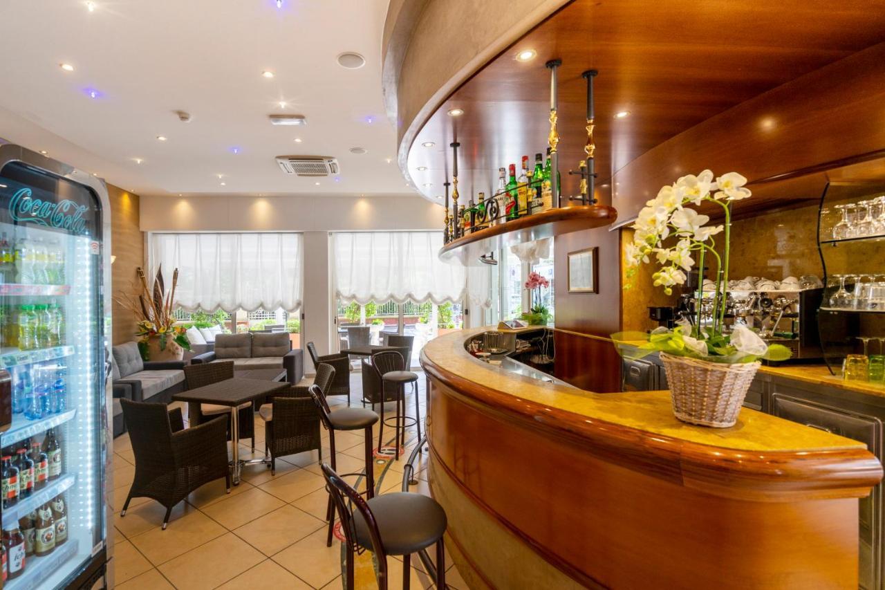 Hotel Mocambo Riccione Ngoại thất bức ảnh