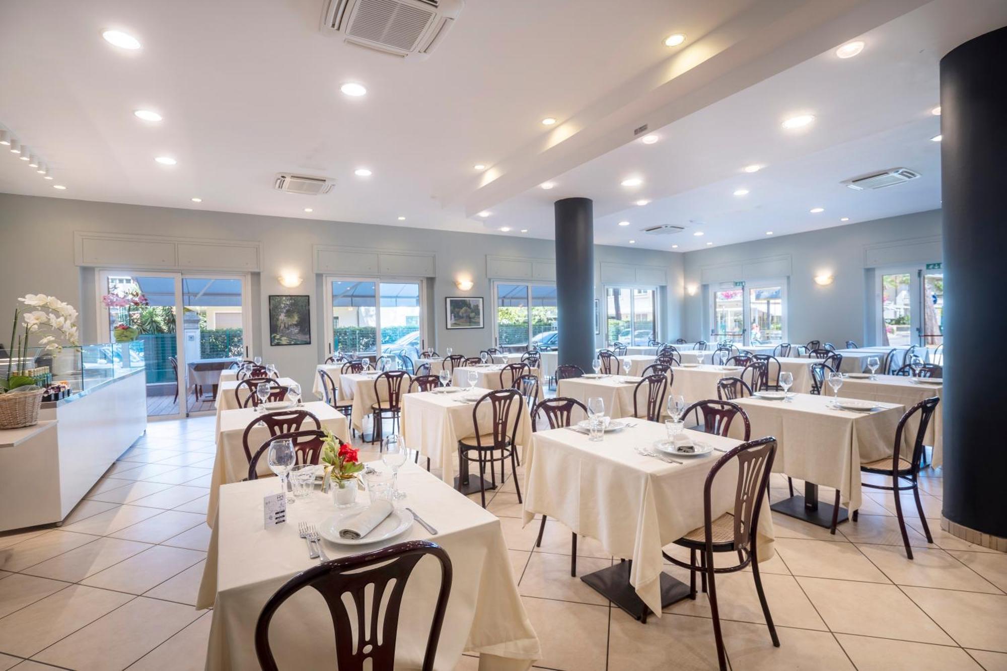 Hotel Mocambo Riccione Ngoại thất bức ảnh